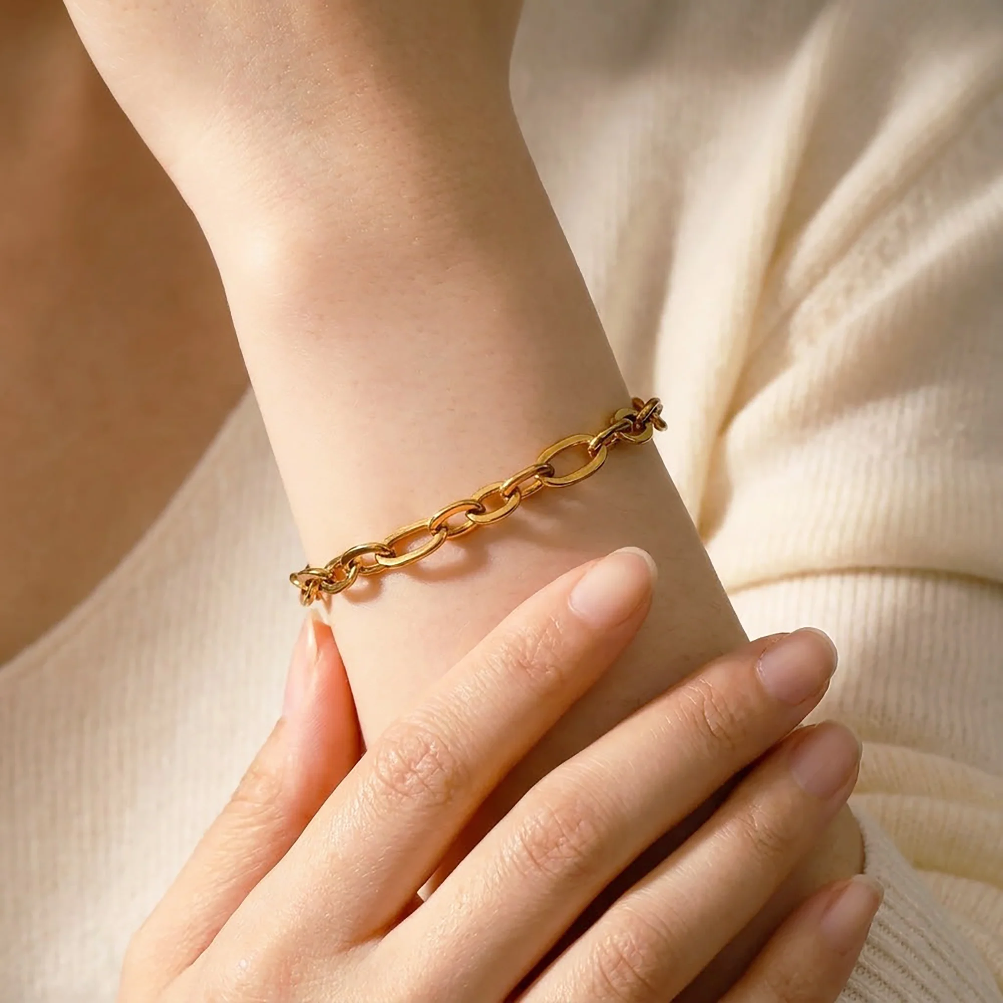 Bold Linked Paperclip Bracelet - Image 4