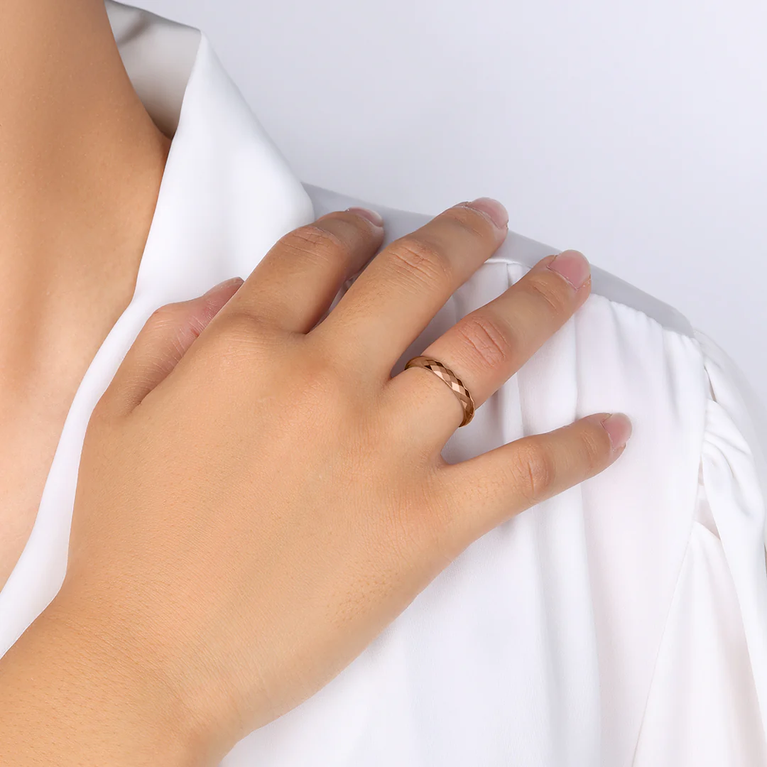 Delicate Hammered Band - Image 10