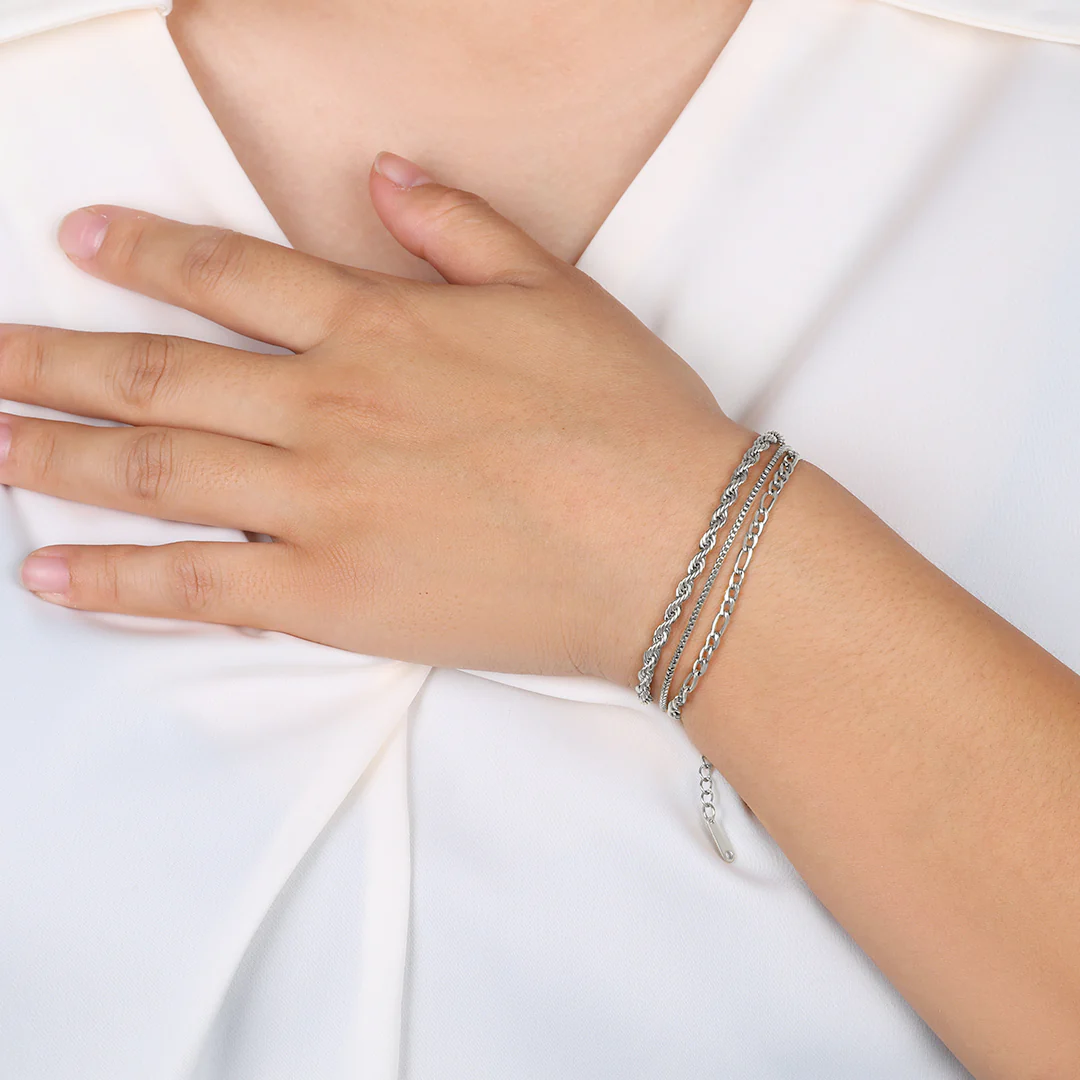 Essential Figaro Chain Bracelet - Image 7