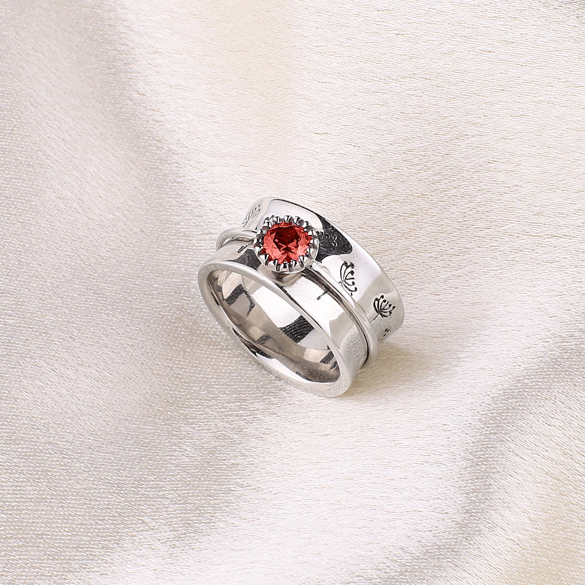 Silver Dandelion Birthstone Spinning Fidget Ring - Image 48
