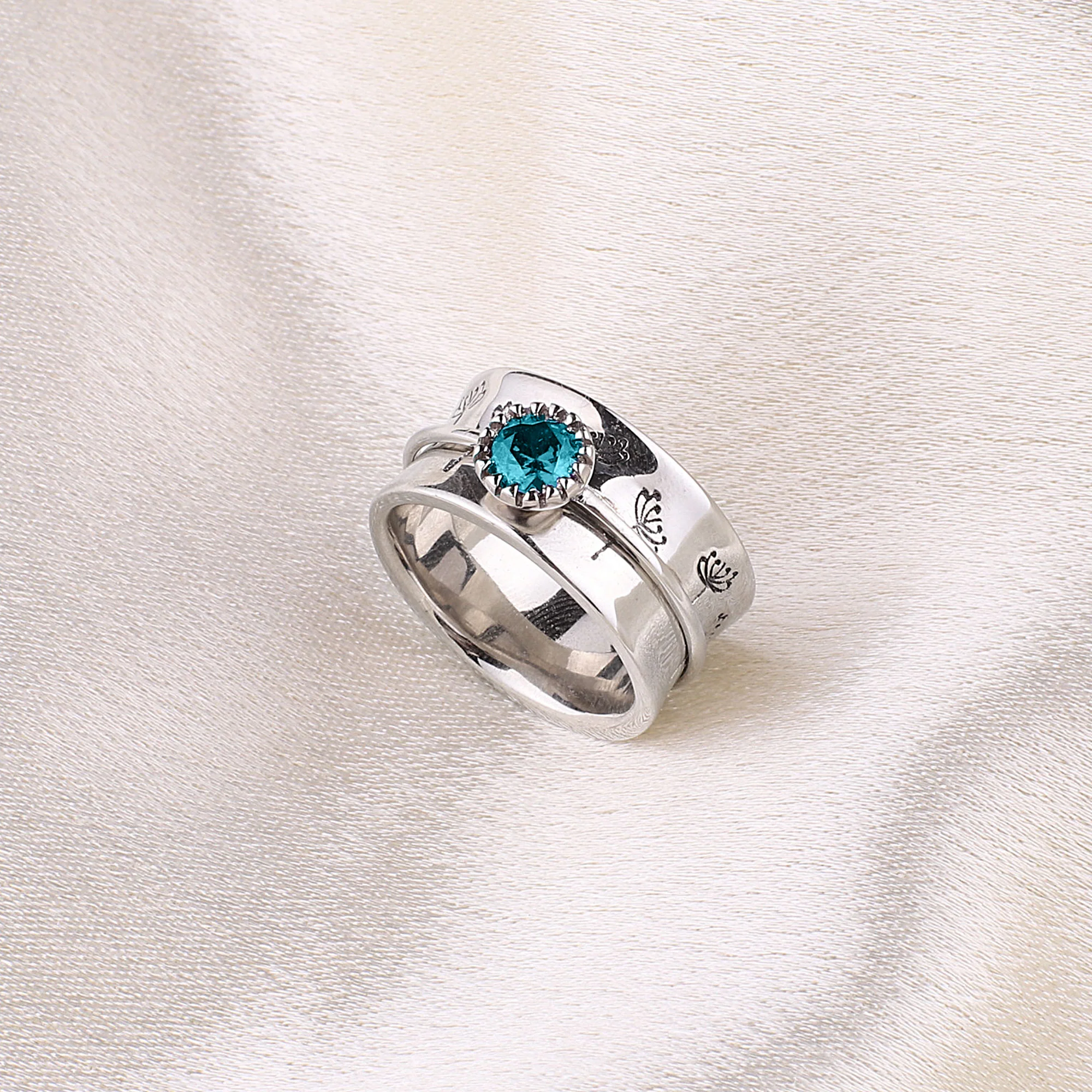 Silver Dandelion Birthstone Spinning Fidget Ring - Image 50
