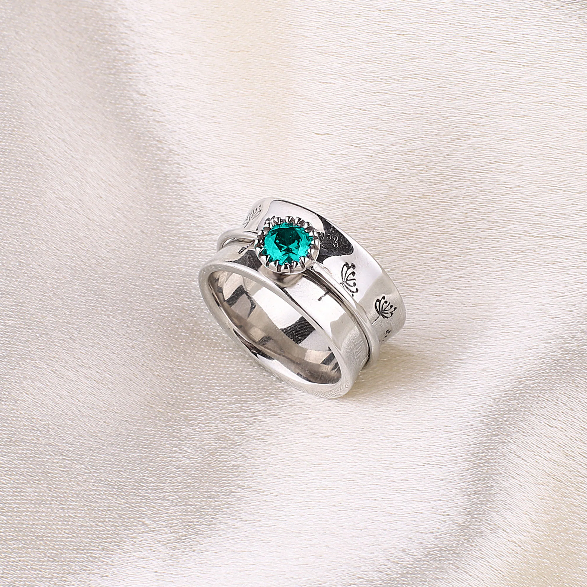 Silver Dandelion Birthstone Spinning Fidget Ring - Image 75